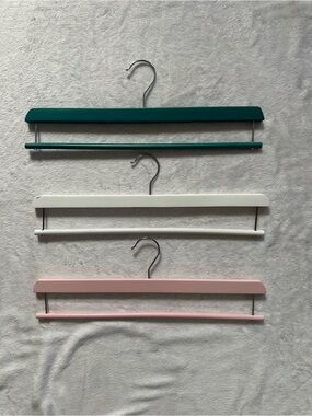 Wooden Hangers (Set of 3) For Blankets, Pants Teal Pink White